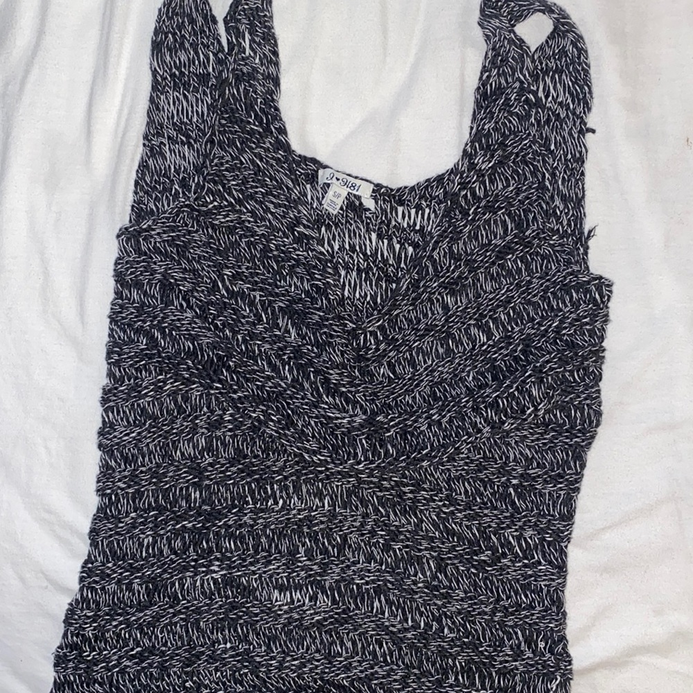 H81 knitted top